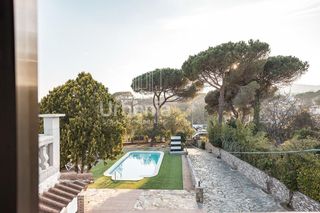 Haus in Niàgara Parc -Àgora Parc. Tu oasis privado en tordera casa con piscina y 5 habitaciones!