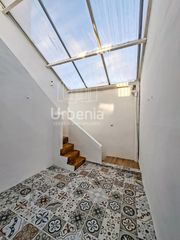 Piso en Cirera. Vivienda única con terraza y diseño moderno en mataró