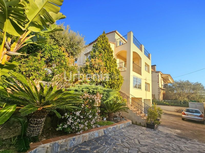 Foto 0e8d4646-4479-46f6-8c1e-aba511cf6a29. Casa amb calefacció aparcament piscina a Urbanitzacions Arenys de Mar