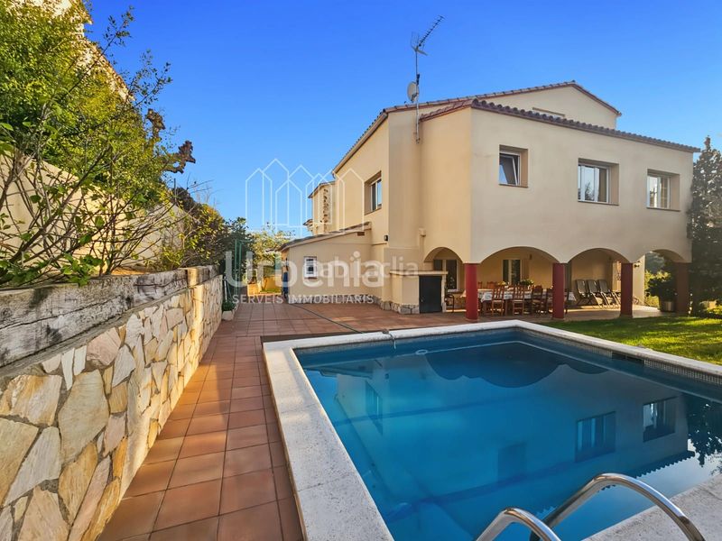 Foto 120b6c4d-9b68-4bfe-97e4-26b9216ffd11. Casa amb calefacció aparcament piscina a Urbanitzacions Arenys de Mar