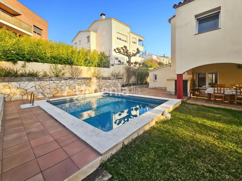 Foto 7466c224-e90a-49a3-8132-fd6155d78925. Casa amb calefacció aparcament piscina a Urbanitzacions Arenys de Mar