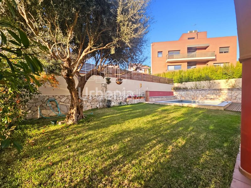 Foto 8f8d9001-c7e4-41ef-b6cb-a13e61a861cc. Casa amb calefacció aparcament piscina a Urbanitzacions Arenys de Mar