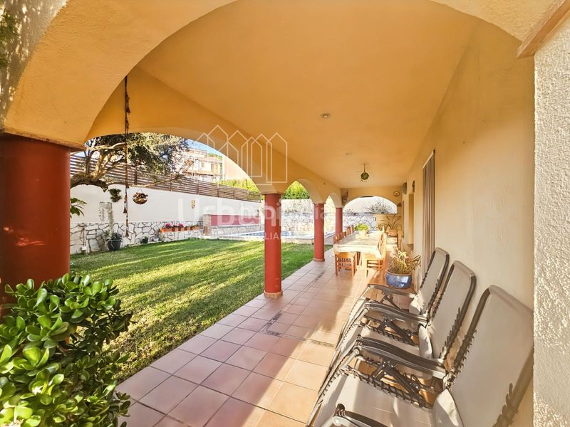 Foto 911a7496-d1a7-4f70-9867-9e4e698c9e80. Casa amb calefacció aparcament piscina a Urbanitzacions Arenys de Mar