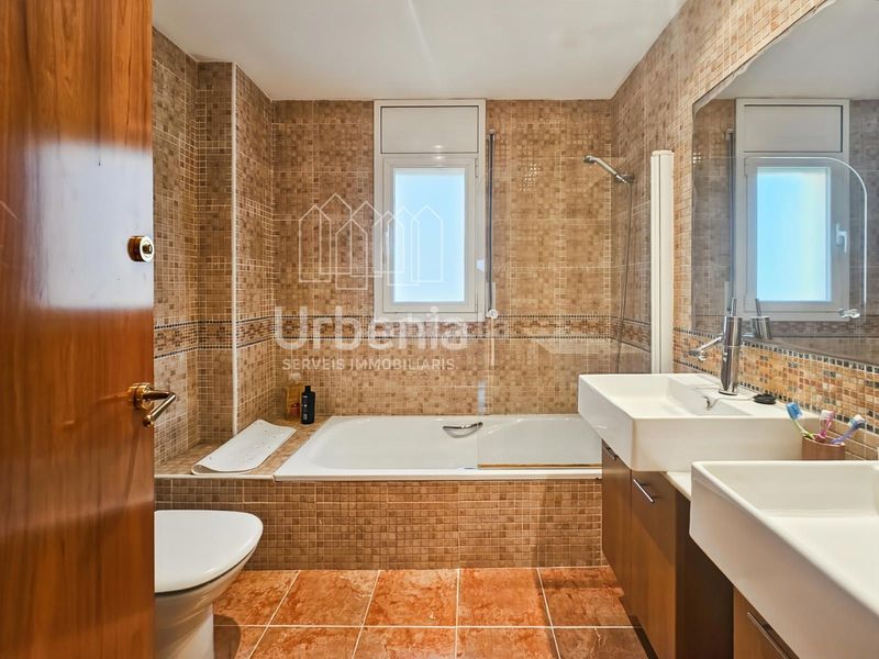 Foto b24d5e5b-8bf7-4517-940b-5c607079a923. Casa amb calefacció aparcament piscina a Urbanitzacions Arenys de Mar