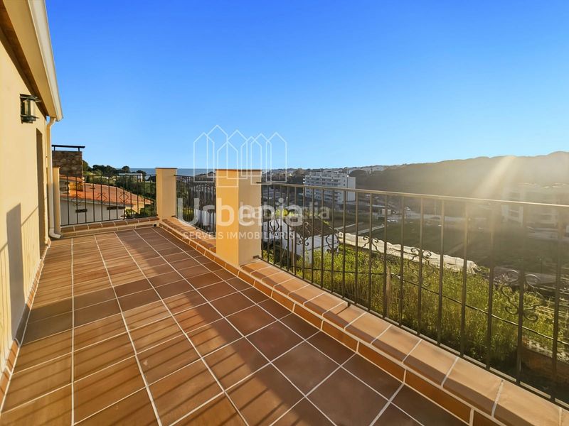 Foto b7cef616-efa4-4d2e-8692-64337d42e5b5. Casa amb calefacció aparcament piscina a Urbanitzacions Arenys de Mar
