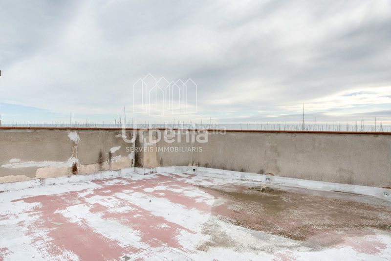 Foto 4bc8f2f3-e9a0-4130-a9dd-824c79f2a5d2. Casa a Centre Masnou (El)