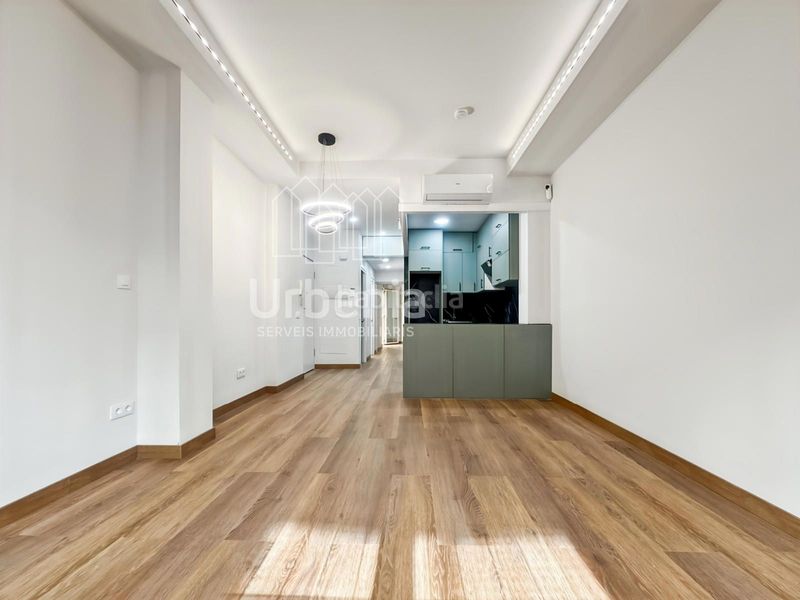 Foto 1752155b-5bd5-4f86-abd6-53526a9bf43c. Pis a Els Pavos Blanes