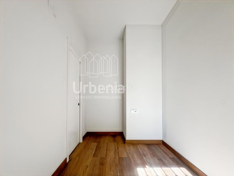 Foto ed1fe823-2d80-4ef1-aabf-34f48a16f6ee. Pis a Els Pavos Blanes