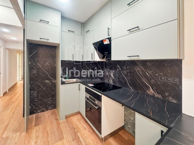 Foto f3e8697a-dcef-4d20-8583-f939e01a5511. Pis a Els Pavos Blanes