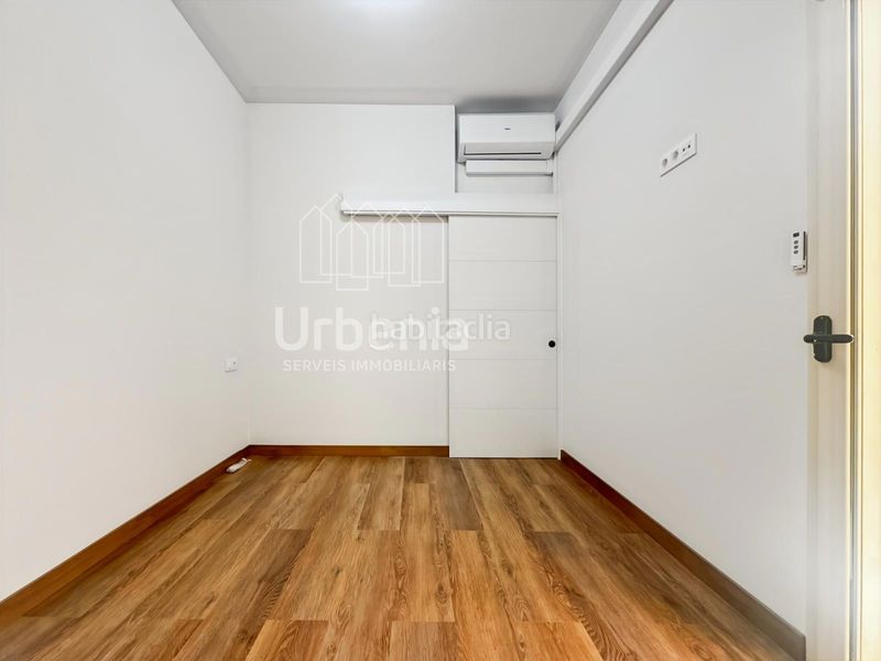 Foto f9ead8fd-4dec-4978-a71b-88cc9d8f6731. Pis a Els Pavos Blanes