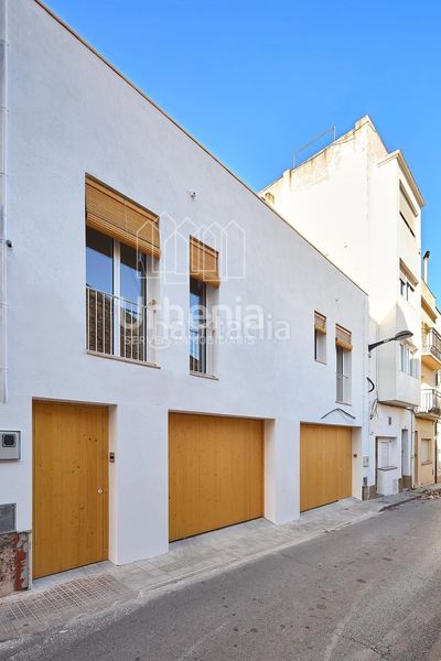 Foto 0731056e-fc31-4d1a-9cba-32ba6c130f91. Casa amb calefacció aparcament a Nucli Antic Escala (L´)