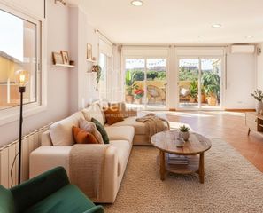 Apartament a Piverd-Vila-Seca-Bruguerol. Dúplex con terraza y vistas abiertas