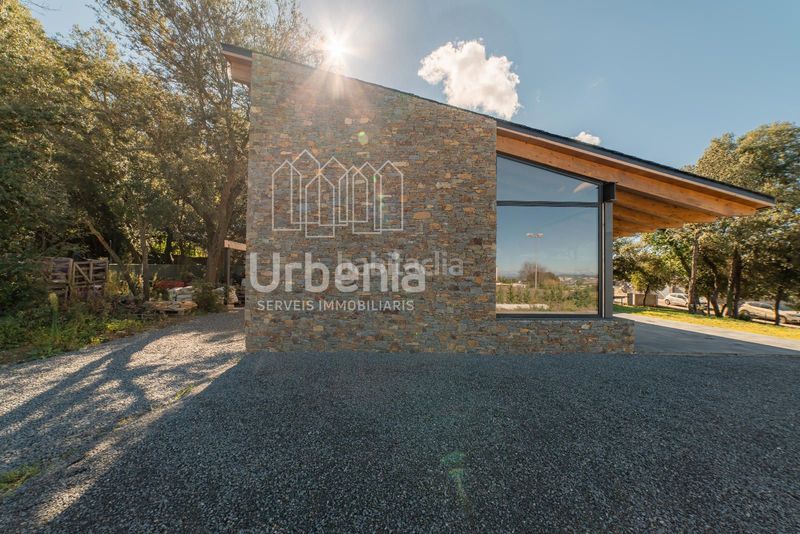 Foto d4ec2d58-8786-4c05-85b7-1908bbc46804. Xalet amb calefacció aparcament piscina a Seva