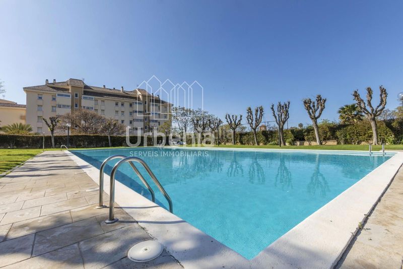 Foto 112b9584-bf19-4e1c-9089-bc13d90bc595. Àtic amb calefacció aparcament piscina a El Balís Sant Andreu de Llavaneres