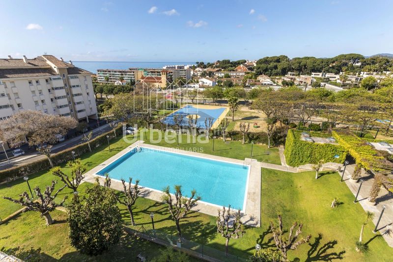 Foto 40ef384b-4032-494d-b77e-624d5174d61e. Àtic amb calefacció aparcament piscina a El Balís Sant Andreu de Llavaneres