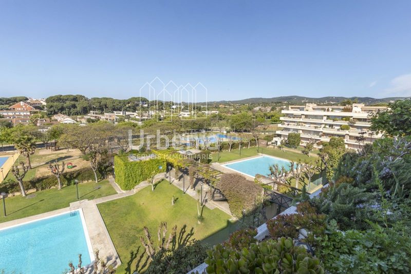 Foto b5e092be-48fb-4d07-a079-ecbdf95ec50b. Àtic amb calefacció aparcament piscina a El Balís Sant Andreu de Llavaneres
