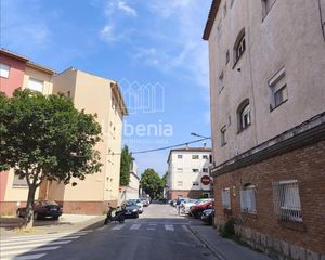 Etagenwohnung  Mare deu mont. Piso ocupado por persona sin justo título