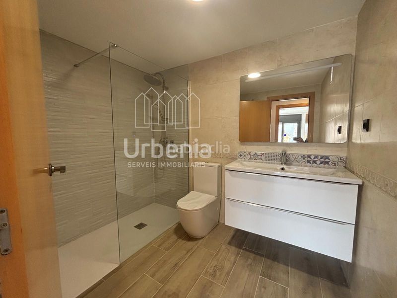 Foto d0b52b5e-0d03-490d-b339-275f2b031f44. Dúplex amb calefacció piscina a Calella