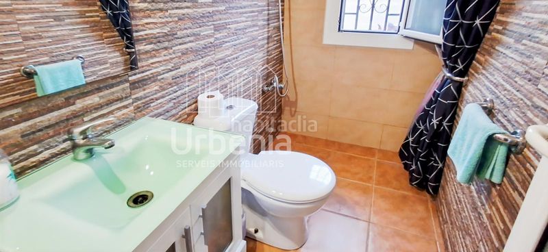 Foto 99f5810a-6897-4c6d-9f47-0d7feb1de8a0. Casa amb calefacció aparcament piscina a Niàgara Parc -Àgora Parc Tordera