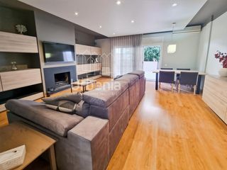 Maison à Vista Alegre. Casa pareada reformada con encanto en zona residencial de mataró