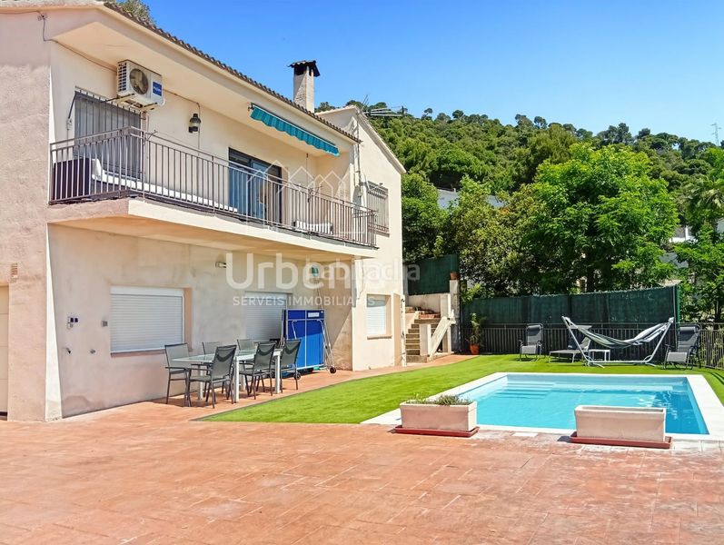 Foto 3a2e6106-afc9-410c-8379-1057c3c389ff. Casa amb calefacció aparcament piscina a Sant Cebrià de Vallalta