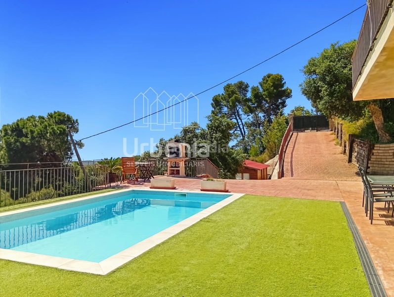 Foto 8bd5aece-3884-4447-8e75-f9b8f638e700. Casa amb calefacció aparcament piscina a Sant Cebrià de Vallalta