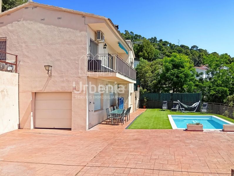 Foto b3bba142-dba7-4067-9c80-9164e7f46cfc. Casa amb calefacció aparcament piscina a Sant Cebrià de Vallalta