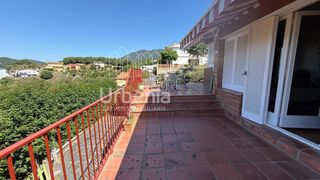 Maison à Sant Iscle de Vallalta. Descubre esta magnífica casa a cuatro vientos situada en una de