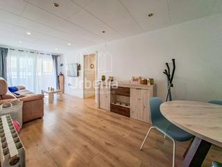 Pis a Zona Alta. Te presentamos esta acogedora vivienda situada en el barrio de c