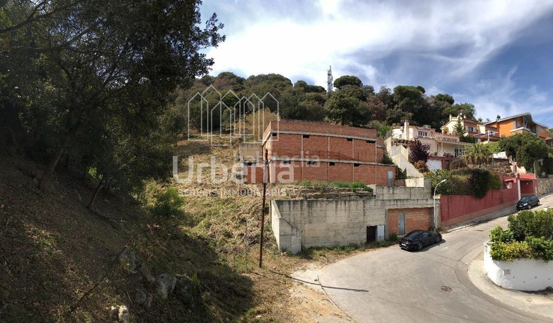 Foto 0b46e837-ac7b-4a42-86b2-0e0d055d15fe. Casa amb aparcament a Alella