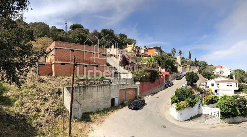 Foto 1784df77-990f-422c-944f-c9bc230f2f50. Casa amb aparcament a Alella