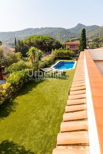 Foto 56407515-c383-49f1-acd6-76dd7d28fa2b. Xalet amb aparcament piscina a Nucli Urbà Argentona