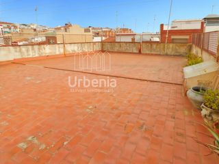 Appartamento in Cerdanyola Nord. Piso en mataró con entrada independiente y espacio polivalente d