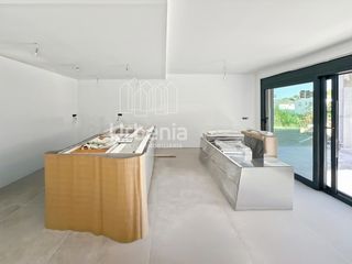 House in Lliçà d´Amunt. Moderna vivienda de nueva construcción con piscina privada y alt