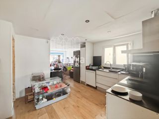 Flat in Mercat-Mas Moixa. Vivienda situada en el semi centro de blanes