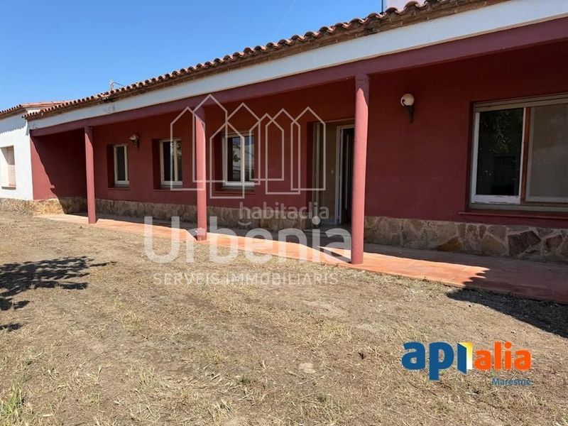 Foto 42bc07ad-6ac2-433b-8634-542940bbe442. Casa amb aparcament piscina a Zona Industrial i Agrícola Vilassar de Mar