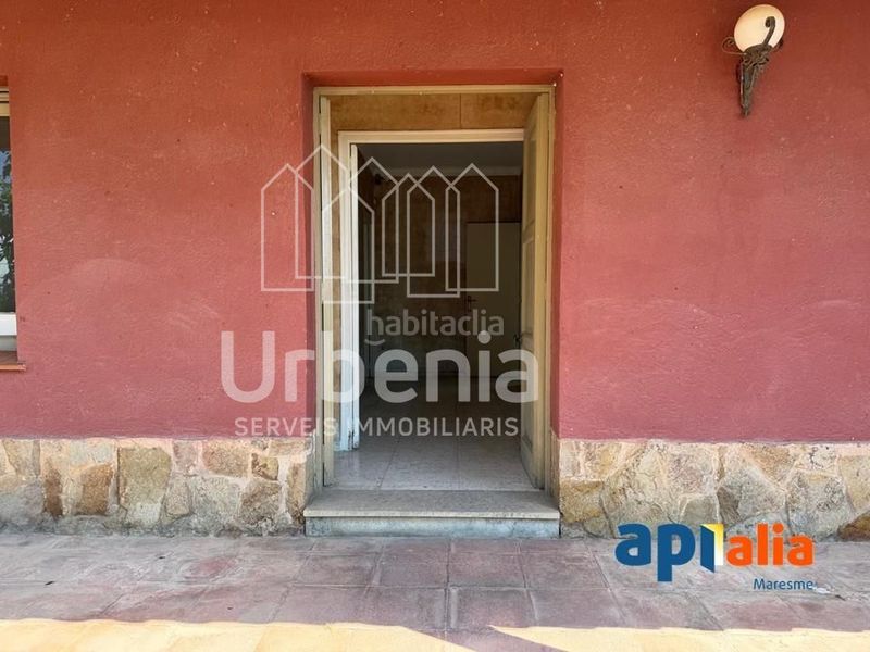 Foto b143e65d-92d9-4315-bf81-8b19eb7897e4. Casa amb aparcament piscina a Zona Industrial i Agrícola Vilassar de Mar