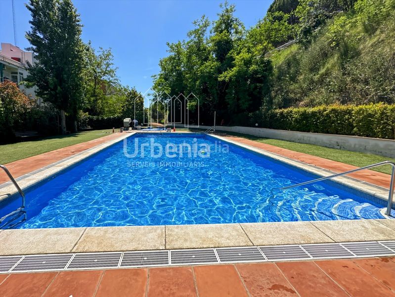 Foto 4b47ff10-4fca-4ec7-8a75-c62659496abf. Pis amb calefacció aparcament piscina a Urbanitzacions Arenys de Mar