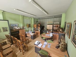 Business premise in Zona alta. Local comercial en plena riera principal ,arenys de mar!