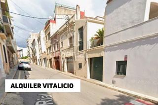 Pis a Centre. Arenys de mar en pleno centro, casa alquilada con renta viatlici