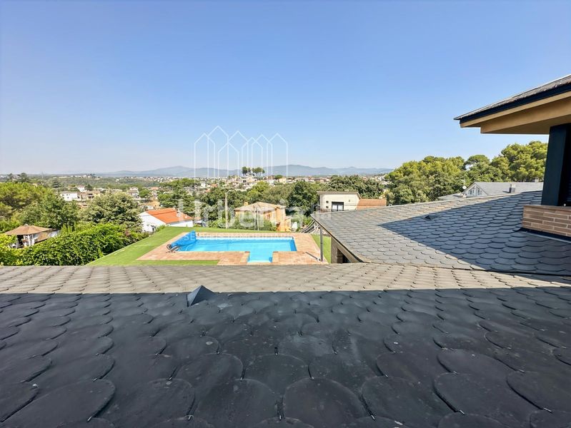 Foto 40331d1f-6323-45d7-8bdd-688505aee1e5. Casa amb piscina a Lliçà de Vall