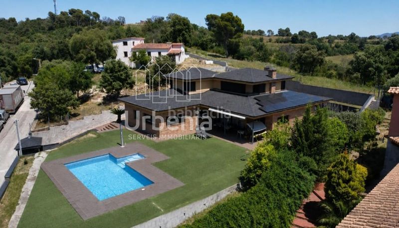 Foto c3876294-0370-4948-ad0d-2d94d5242d70. Casa amb piscina a Lliçà de Vall