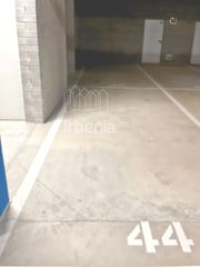 Aparcament cotxe a Centre. Parkings  tu comodidad sin límites. brises del maresme en arenys