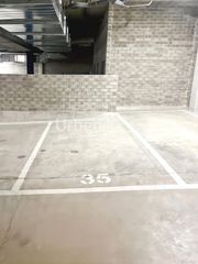 Aparcament cotxe a Centre. Parking tu comodidad sin límites. brises del maresme en arenys d