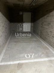 Aparcament cotxe a Centre. Parking y trastero tu comodidad sin límites. brises del maresme