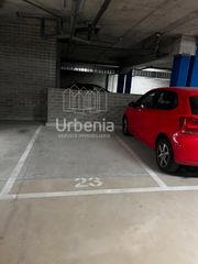 Aparcament cotxe a Centre. Parking tu comodidad sin límites. brises del maresme en arenys d