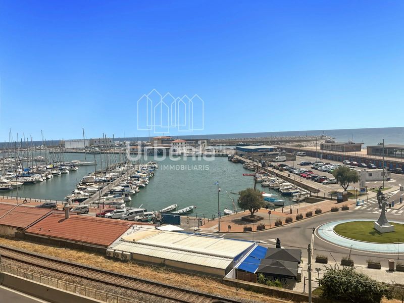 Foto d20a1506-d763-46a6-86b9-8a056a902519. Pis amb aparcament a Centre Arenys de Mar