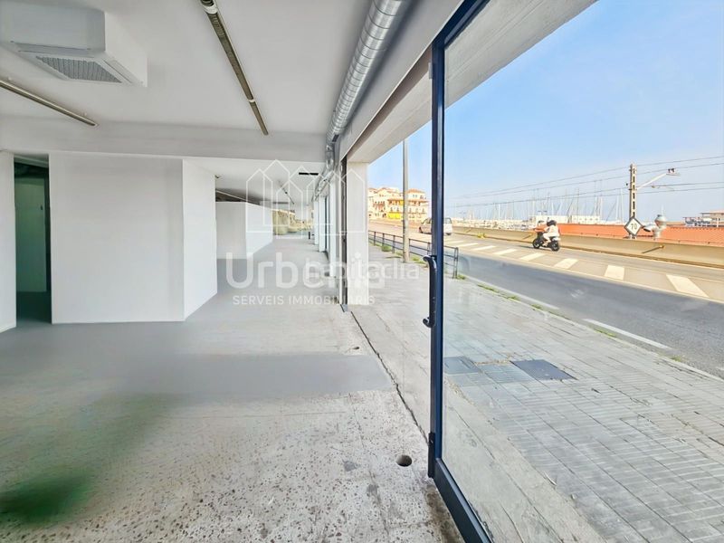 Foto b2a106a7-c01f-49d8-9a05-63ac30bb0a8d. Local comercial a Urbanitzacions Arenys de Mar