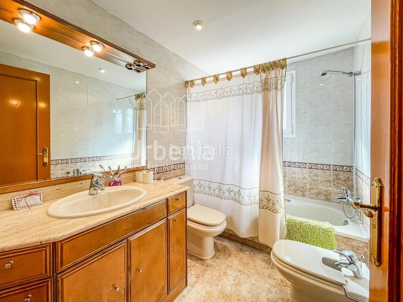Foto d68da338-3dd4-46e7-936a-24fdd50d2ec9. Casa amb calefacció aparcament a Nucli Urbà Argentona