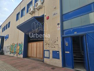 Nau industrial a Vilamarina. Nave industrial en una ubicación estratégica en gavà!